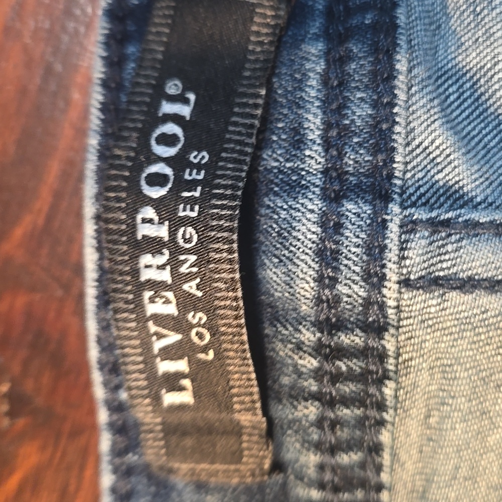 Liverpool Relaxed Straight Denim Jeans In Size 36x32. - Picture 9 of 12